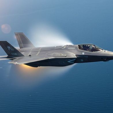 Le F-35 est conçu pour pénétrer profondément dans des espaces aériens fortement contestés, tout en restant discret. (Source : © Mangsur - stock.adobe.com)