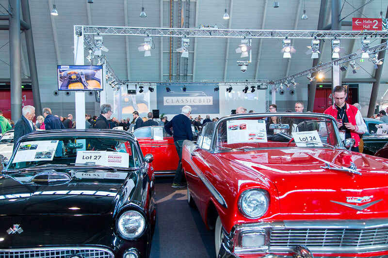 Classicbid nutzte die Messe wieder zur Versteigerung zahlreicher Oldtimer-Fahrzeuge. (Messe Stuttgart)
