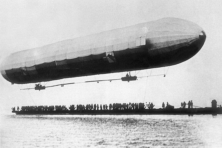 Start des LZ1 am 2. Juli 1900 in Manzell. (Foto: ZF)