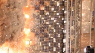 Das will niemand erleben: Störlichtbogenfall mit Druckwellen von bis zu 300 kN pro Quadratmeter, Hitze bis 15.000° C und Schallwellen bis 140 dB. (Sedotec)