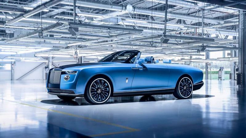 Bei den Einzelfertigungen gestaltet Rolls-Royce-Designer Alex Innes sogar die Karosse neu.  (Bild: Rolls-Royce)