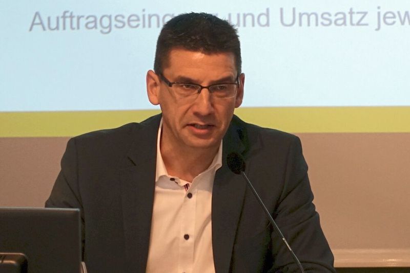 Jörg Freitag, Vorstandsvorsitzender des VDMA-Fachverbands Elektrische Automation, berichtet erneut vom Wachstum: 2018 stieg der Umsatz um 6 %, für 2019 geht man von weiteren 4 % aus.  (Stefanie Michel)