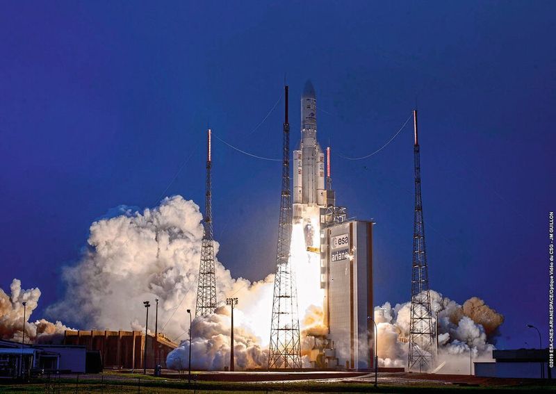 Die Ariane 5 ist eine der wichtigsten Trägerraketen der Esa und bringt regelmäßig Satelliten in den Weltraum. (ESA/CNES/Arianespace-Service Optique CSG; JM Guillon)