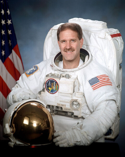 NASA-Astronaut John Grunsfeld. Er gilt als Hubbles Mechaniker, denn er war an drei der fünf Service-Missionen beteiligt. (NASA/STScl)