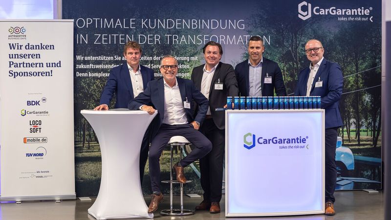 Die Kundenbindungsspezialisten der Car-Garantie informierten über ihre Produkte. (Bild: Stefan Bausewein)