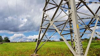 Der Wandel der elektrischen Energieversorgung in Deutschland weg von konventionellen Kraftwerken hin zu erneuerbaren Energien ist für die Verteilnetze vieler Stadtwerke eine große Herausforderung.  (Oliver Brückl)