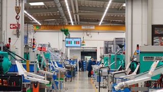 Der Aufbau einer Serienfertigung erfordert eine rechtzeitige Planung aller nötigen Prozesse. Start-ups sollten daher frühzeitig Industriepartner mit ins Boot holen.   (Rodinger Kunststoff-Technik GmbH)