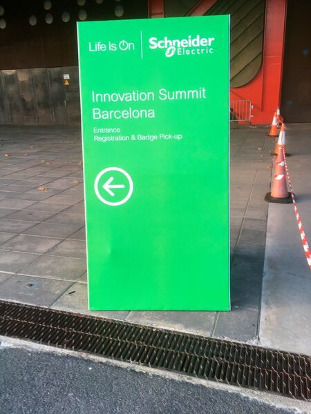 Hier geht's lang. Schneider veranstaltete sein Innovation Summit im Centre de Convencions Internacional de Barcelona, übrigens am Plaça de Willy Brandt gelegen! (Dietmar Müller)