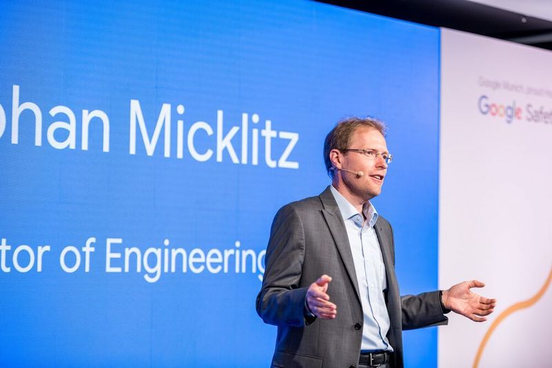 Stephan Micklitz, Director Engineering Privacy beschäftigt sich primär mit dem einfachen und direkten Zugang zu den Konto-Settings im  „Google Account“. (Markus Mielek / Google)
