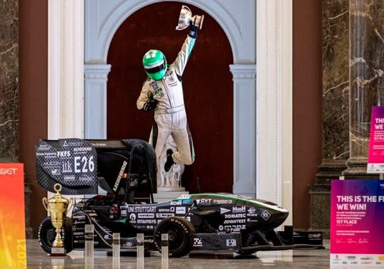 Das waren noch Zeiten! 2015 gelang es dem Greenteam aus Stuttgart, den Beschleunigungsweltrekord für Elektrorennwagen zu holen. Dann schnappte ihn sich die Schweizer Konkurrenz. Es wird Zeit, den Sieg wieder nach Deutschland zu holen. Es läuft!(Bild:  Greenteam)