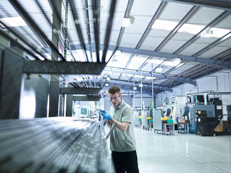 Wollen Unternehmen Big-Data-Techniken in der Fertigung einsetzen, ergeben sich einige Herausforderungen. Diese bekommen sie mit einer guten Unternehmensplattform in den Griff. (Bild: Cloudera)