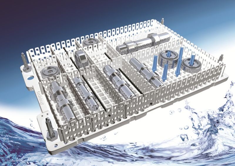 Mit Gefacheteilern, Pins und weiterem Zubehör werden die Bauteile auf dem Tray positioniert. (Bild: Kögel)