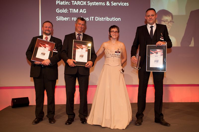 Gewinner Kategorie Server & Storage (v.l.) Jan Schubert (rombus IT), Dr. Wolfgang von Königslöw (Tim), Sarah Maier (IT-BUSINESS), Bernd Tillmann (Tarox) (Archiv: Vogel Business Media)