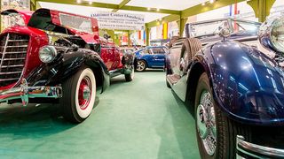 Auf der Techno-Classica, der größten Oldtimermesse der Welt, präsentieren sich auch im Jahr 2017 wieder zahlreiche Fahrzeughersteller. (S.I.H.A.)