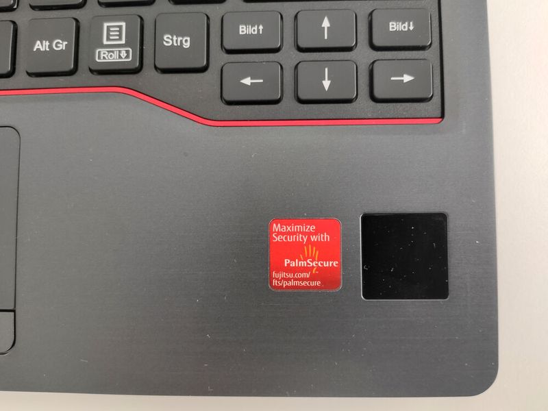 Das Vorseriengerät war auch mit dem Handvenenscanner ausgerüstet. Er ist deutlich schwerer zu überlisten, als herkömmliche Fingerprintreader. (Vogel IT-Medien)