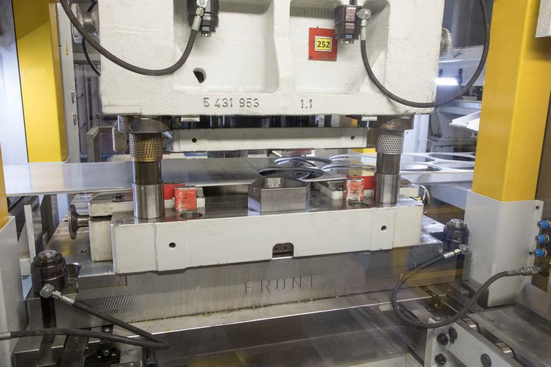 In die Anlage hat Dreher einen Stanzautomaten von Andritz Kaiser integriert. (Dreher)