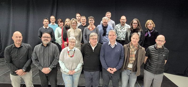 Photo de groupe des représentantes et représentants des entreprises membres de GenTech lors de l'assemblée constitutive. (Source : GenTech)