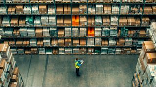 Künstliche Intelligenz (KI) stabilisiert die Beschaffung und minimiert die Risiken in der Produktion. (Bild: © mongkonchai - stock.adobe.com)