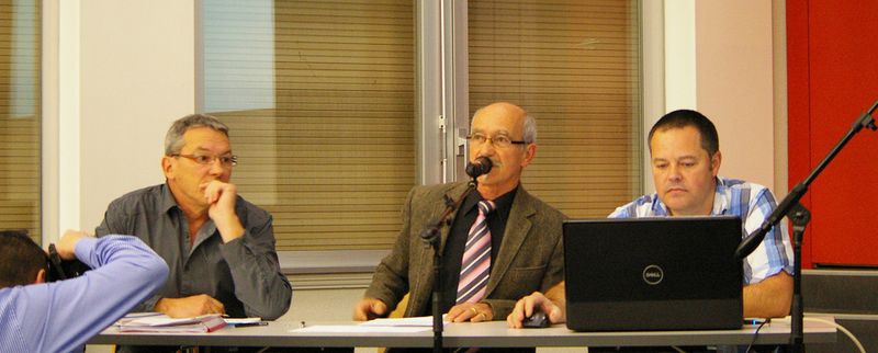 Le conseil communal de Vuadens, lors de la séance d'information. (Image: MSM / JR Gonthier)