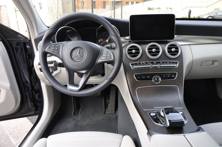 Das Interieur wie das Exterieur ist in den drei Ausstattungslinien Avantgarde, Exclusive und AMG erhältlich. (Foto: Richter)