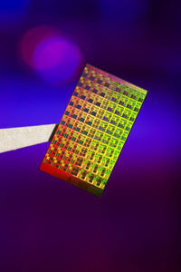 Der Intel Teraflops Research Chip verwendet 80 Kerne mit jeweils zwei programmierbaren Fließkommaeinheiten – mehr als je zuvor auf einem Chip integriert wurden (Archiv: Vogel Business Media)