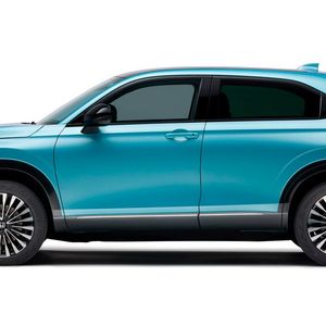 Obwohl der E-Ny1 auf der neuen sogenannte „E-N“-Architektur basiert, die für 800 Volt-Technologie gerüstet ist, kann der Stromer nur bis zu 78 kW an der Schnellladesäule Strom ziehen.(Bild:  Honda)