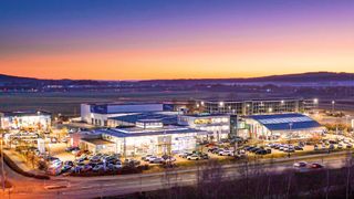 In Neumarkt hat Fischer Automobile in den letzten Jahren drei Millionen Euro investiert. (Bild: Fischer Automobile)