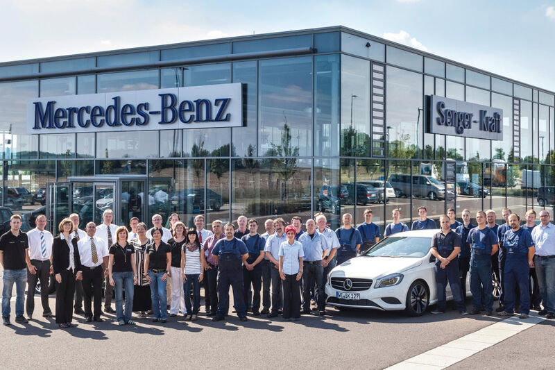 Die Mitarbeiter sind stolz auf den neuen Mercedes-Betrieb in Weimar. (Senger)