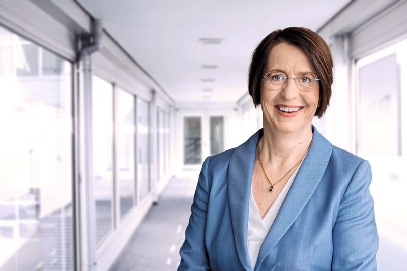 „Entscheidend für EBM-Papst ist es, auch in der Zukunft die richtigen Talente zu gewinnen und alle unsere Mitarbeitenden weltweit zu befähigen und zu begeistern, jeden Tag ihr Bestes geben zu können und geben zu wollen“, so Personalgeschäftsführerin Dr. Sonja Fleischer. (Bild: EBM-Papst)