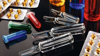 Für Primärverpackungen sind Integritätstests vorgeschrieben. Die Validierung einer Methode soll keine reine Gerätequalifizierung sein, sondern die jeweilige Packmittel/Produkt-Kombination soll mit überprüft werden. (©makcoud - stock.adobe.com)