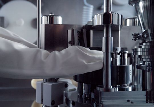 The OEB5-contained capsule filling machine is integrated with an isolator and processes solid and liquid oral formulations. (Source:  Marchesini)