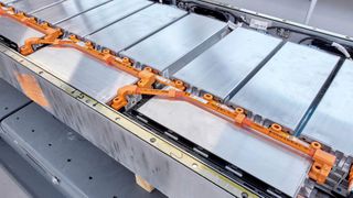 Mehrere Institute und Unternehmen erforschen im Projekt „Revamp“ das Aufbereiten von Batteriekomponenten für eine zweite Verwendung. (Bild: Euromediahouse Fotocentrum/MAN)