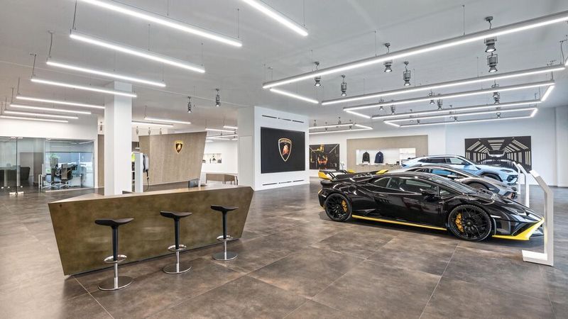 Verschiedene Bereiche laden zum Verweilen ein. (Bild: Lamborghini)