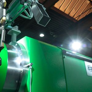 Mit dem Fräskopf von Ingersoll und einer Leistung von 55 Kilowatt bearbeitet die Graebener Rundnahtfräse GRF 55 spielend leicht Wandstärken von bis zu 150 Millimetern im Offshore-Bereich.(Bild:  Ingersoll Werkzeuge GmbH)