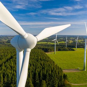 There are two types of wind turbines: horizontal-axis wind turbines (HAWT) and vertical-axis turbines. This picture shows a horizontal-axis wind turbine, which is commonly used. (Source:  engel.ac - stock.adobe.com)