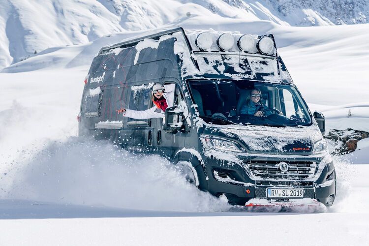 Mit ihm kann der Van auch durch Tiefschnee fahren. (Sunlight GmbH)
