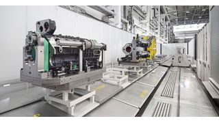 Als Automatisierungslösung wählte Tatra ein Fastems FPC3000-System, das vorerst zwölf, in einem späteren Schritt dann 18 Palettenplätze und einen Linearförderer beinhaltet. (Bild: Starrag/Ralf Baumgarten)