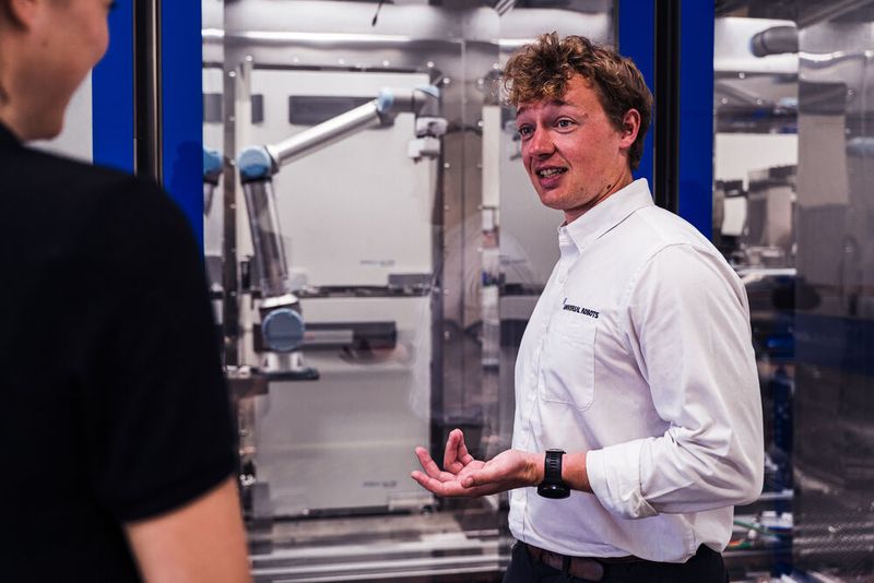 Diskussion unter Wissenschaftlern (Bild: Universal Robots)