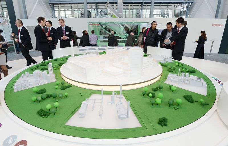 Die Industrial Greentec zeigt das komplette Zusammenwirken von Wohnen, Industrie und Verkehr. (Bild: Hannover-Messe)
