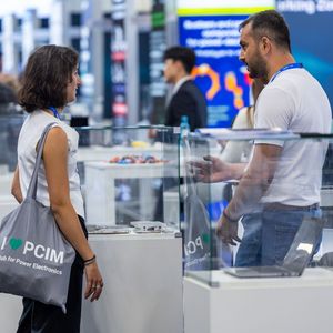 Die PCIM, internationale Fachmesse für Leistungselektronik, zeigte sich mit 650 Ausstellern aus 27 Ländern, mehr als 120 Neuausstellern sowie einem internationalen Anteil von über 60 Prozent, als dynamischer Branchentreffpunkt entlang der gesamten Wertschöpfungskette.(Bild:  Mesago/Arturo Rivas Gonzalez)