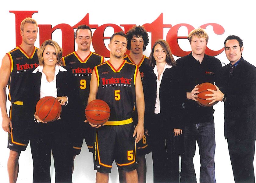 2003---BBall-Foto1-v01 ()