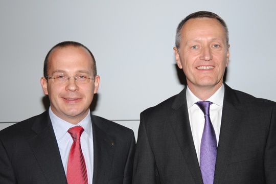 Waren nicht immer einer Meinung: Achim Schaible (links), Vorstandsvorsitzender Renault Deutschland, und Jürgen Schumacher, Präsident des Verbands Deutscher Renault-Händler. (Archiv: Vogel Business Media)