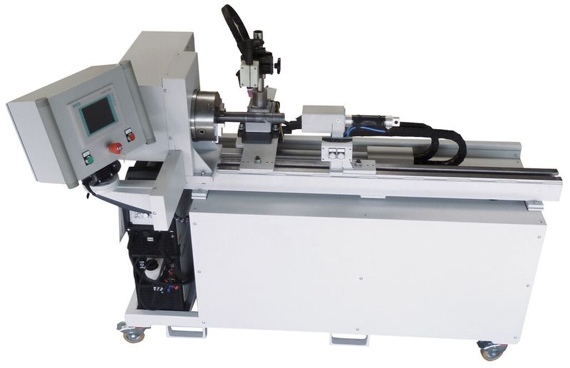 Bild 2: Mit der Rundschweißvorrichtung schweißt Endress + Hauser Edelstahlschutzrohre von Temperaturmessstellen. (Bild: EWM Hightec Welding)