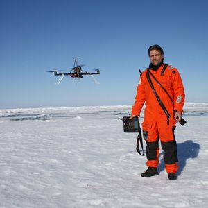 Extreme Kälte ist kein Problem: Multikopter fliegt autonom durch die Arktis.