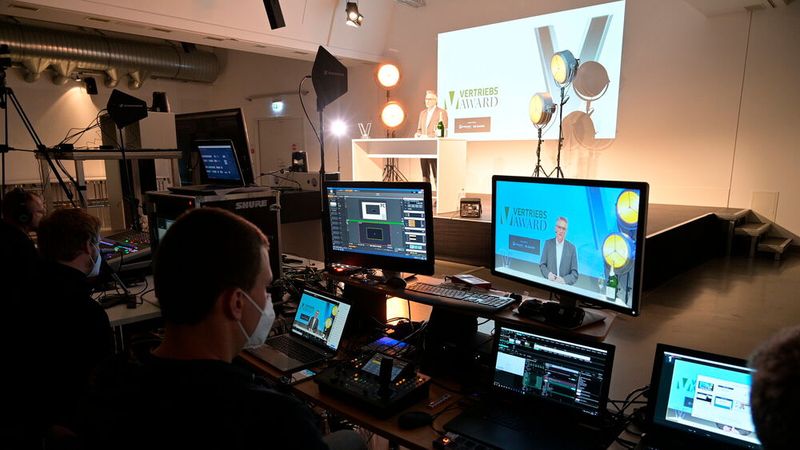 Die aufwendige Technik hinter der Verleihung, die per Facebook-Livestream übertragen wurde. (Bild: J. Untch/Vogel Communications Group)