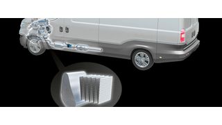 Motornahe Platzierung von Katalysator und Filter. Die neue „Ziehharmonika-Falttechnik“ erlaubt asymmetrische und stärker bauraumangepasste Katalysatorabmessungen.  (Continental)