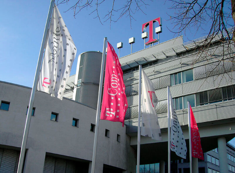 Platz 13: Deutsche Telekom mit einem Gehaltsgefälle von 48 (Das Bild zeigt den Hauptsitz in Bonn) (Von Qualle - Eigenes Werk, CC BY-SA 3.0, https://commons.wikimedia.org/w/index.php?curid=53343)