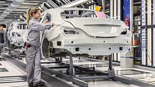 Künftig steigt die Gefahr, das Anläufe verschoben, Fahrzeugprojekte plötzlich gestrichen und Stückzahlen deutlich unter der Planung bleiben werden. (Daimler)
