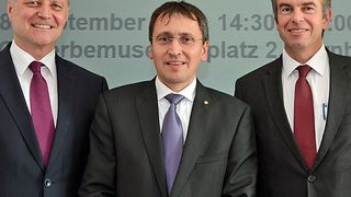 v.l.n.r.: Dr. Hans Schleicher, Prof. Dr. Werner Klaffke und Dr. Markus Eder. (Foto: Bayern Innovativ GmbH)
