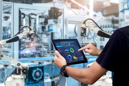 Datenbasierte Geschäftsmodelle bringen im Maschinen- und Anlagenbau viele Chancen. Datenbasierte Geschäftsmodelle bringen im Maschinen- und Anlagenbau viele Chancen.
